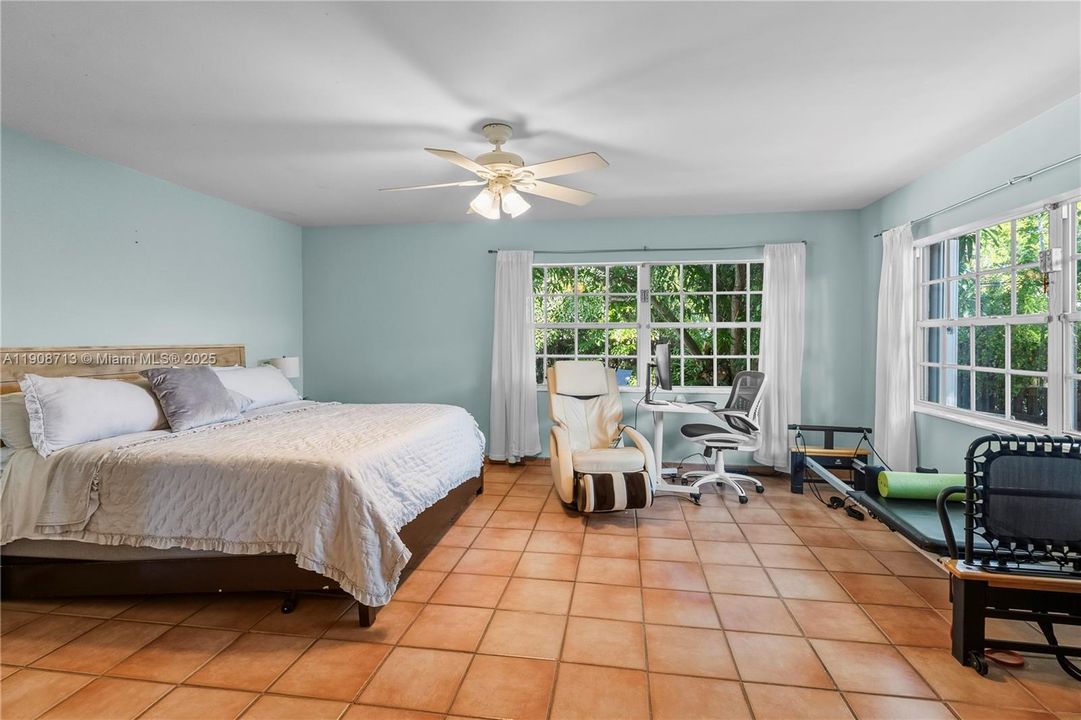 待售: $1,450,000 (4 贝兹, 3 浴室, 2192 平方英尺)