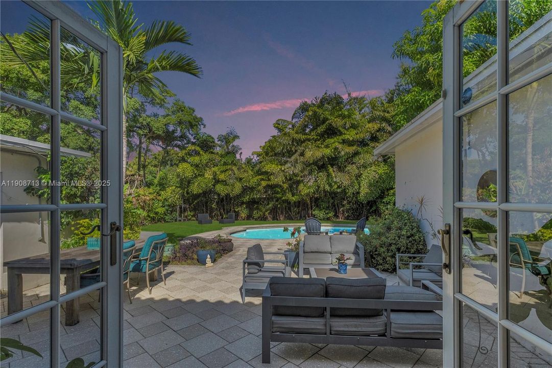 待售: $1,450,000 (4 贝兹, 3 浴室, 2192 平方英尺)