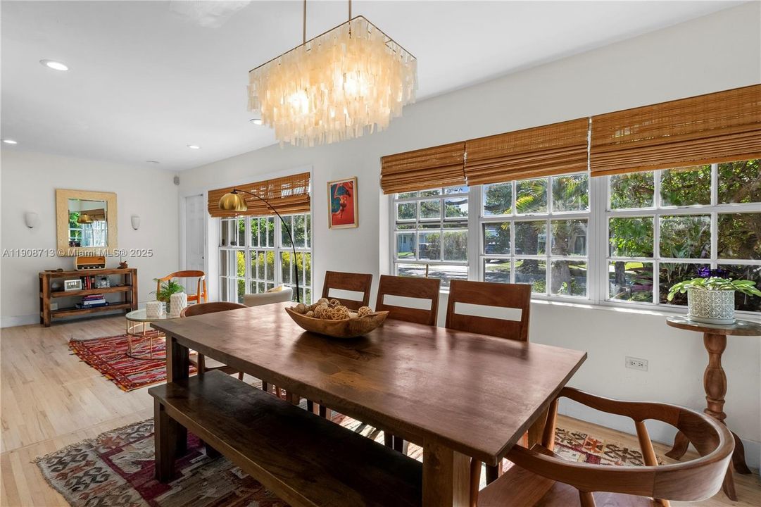 待售: $1,450,000 (4 贝兹, 3 浴室, 2192 平方英尺)