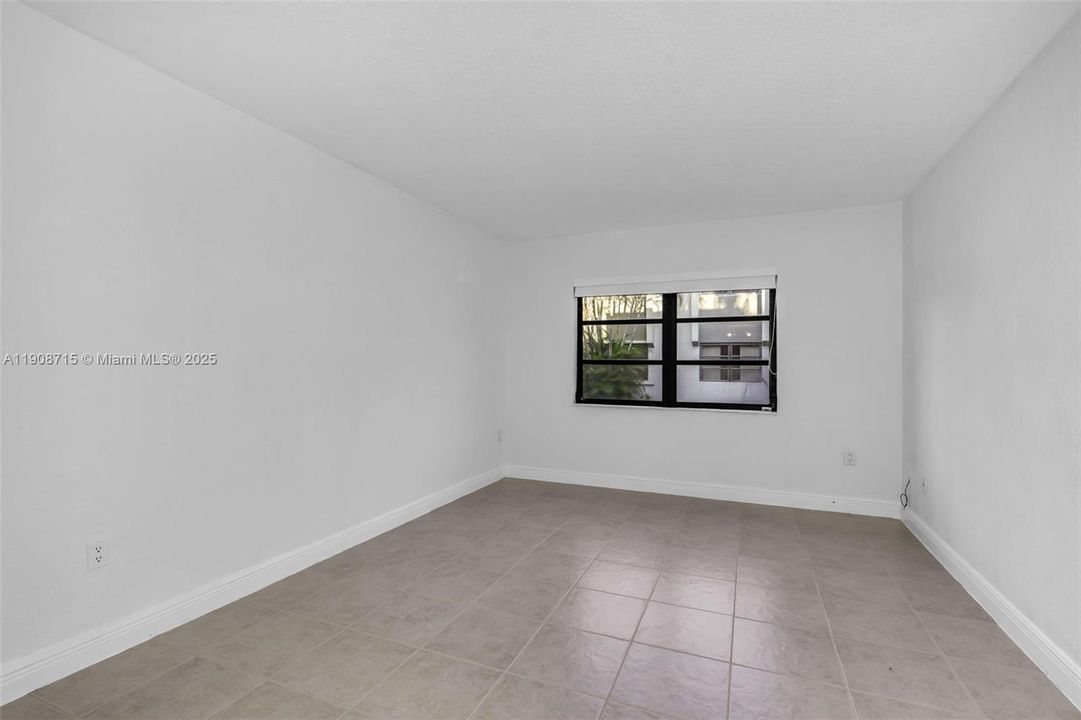 待售: $279,900 (1 贝兹, 1 浴室, 0 平方英尺)