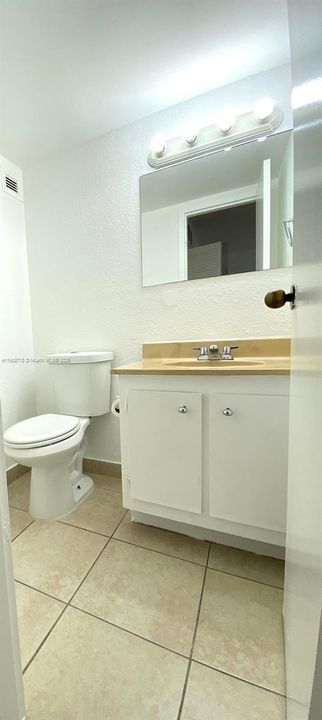 合同活跃: $200,000 (1 贝兹, 1 浴室, 767 平方英尺)