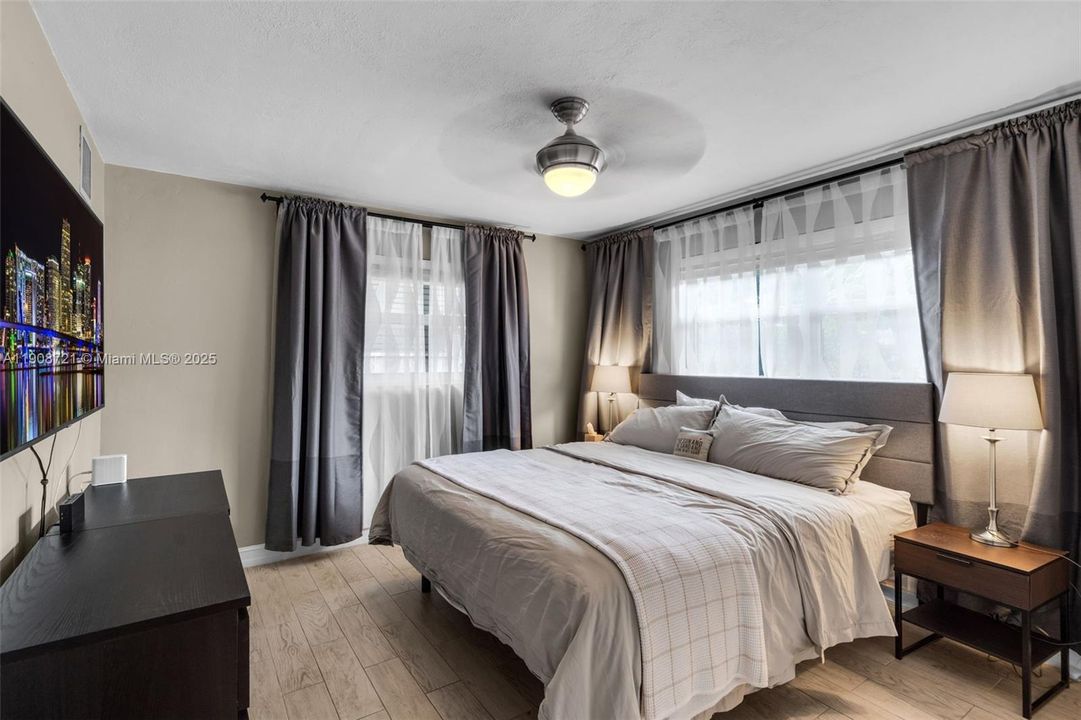 Под контрактом: $500,000 (3 спален, 2 ванн, 1313 Квадратных фут)