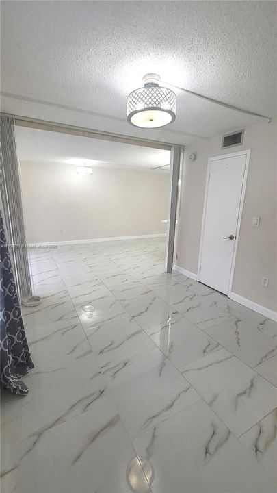 待售: $180,000 (0 贝兹, 1 浴室, 504 平方英尺)