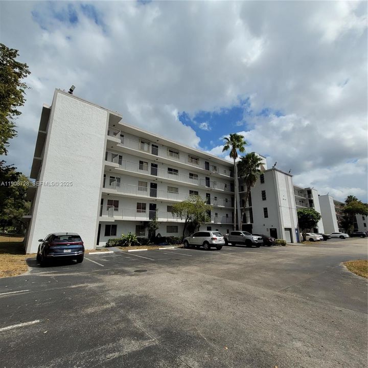 В аренду: $1,995 (2 спален, 2 ванн, 832 Квадратных фут)