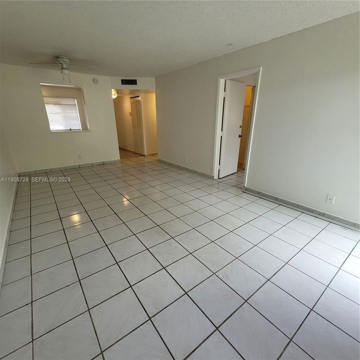 В аренду: $1,995 (2 спален, 2 ванн, 832 Квадратных фут)