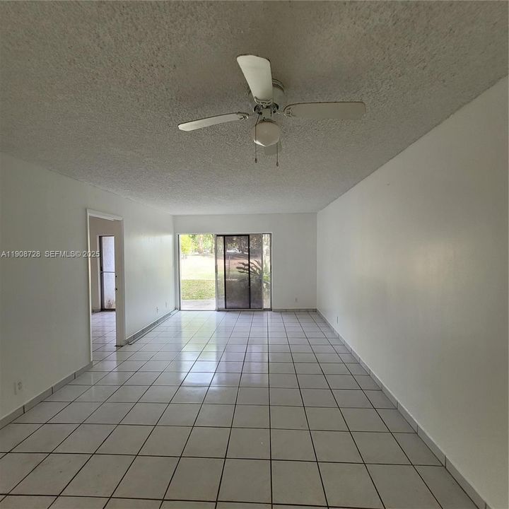 В аренду: $1,995 (2 спален, 2 ванн, 832 Квадратных фут)