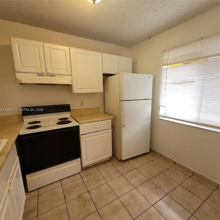 В аренду: $1,995 (2 спален, 2 ванн, 832 Квадратных фут)