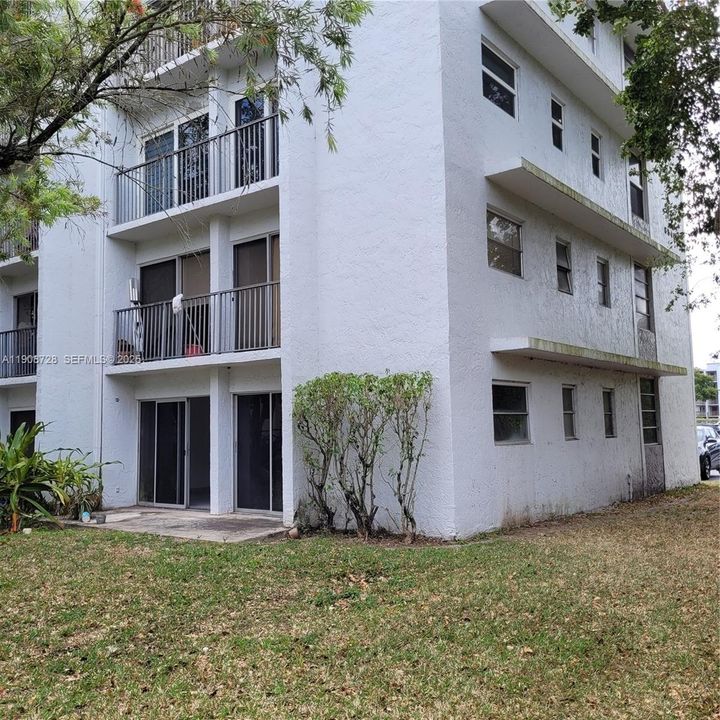 В аренду: $1,995 (2 спален, 2 ванн, 832 Квадратных фут)