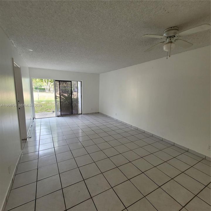 В аренду: $1,995 (2 спален, 2 ванн, 832 Квадратных фут)