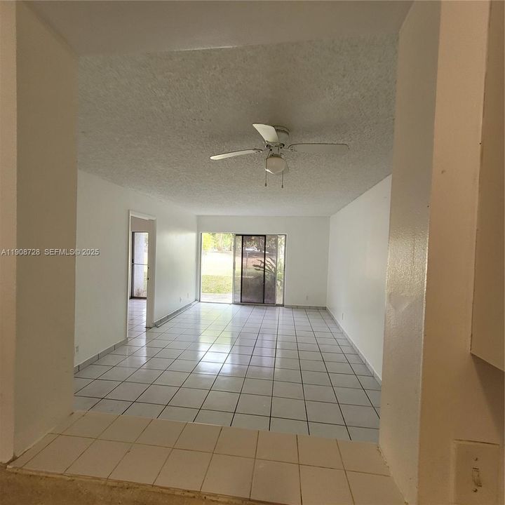 В аренду: $1,995 (2 спален, 2 ванн, 832 Квадратных фут)