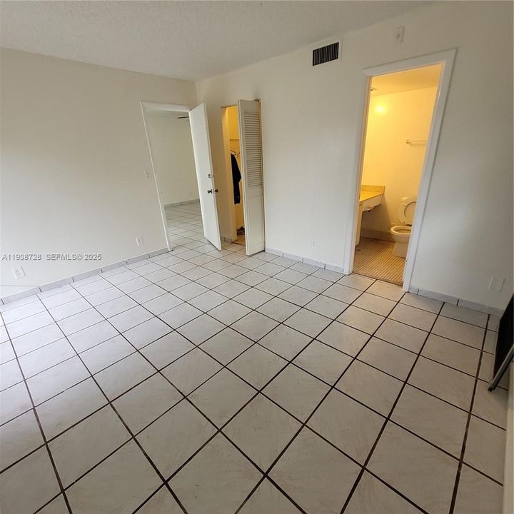 В аренду: $1,995 (2 спален, 2 ванн, 832 Квадратных фут)