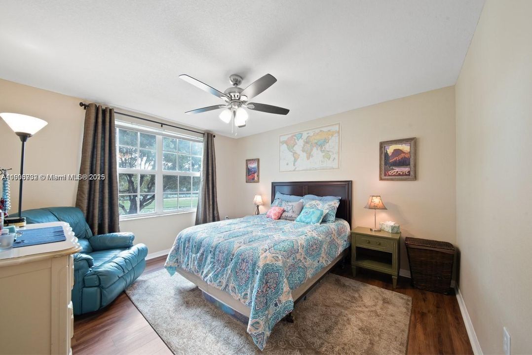 For Rent: $1,950 (1 beds, 1 baths, 787 Square Feet)