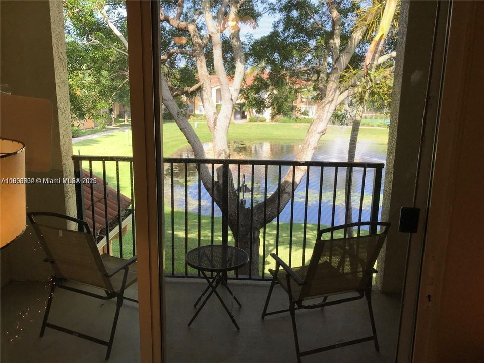 For Rent: $1,950 (1 beds, 1 baths, 787 Square Feet)