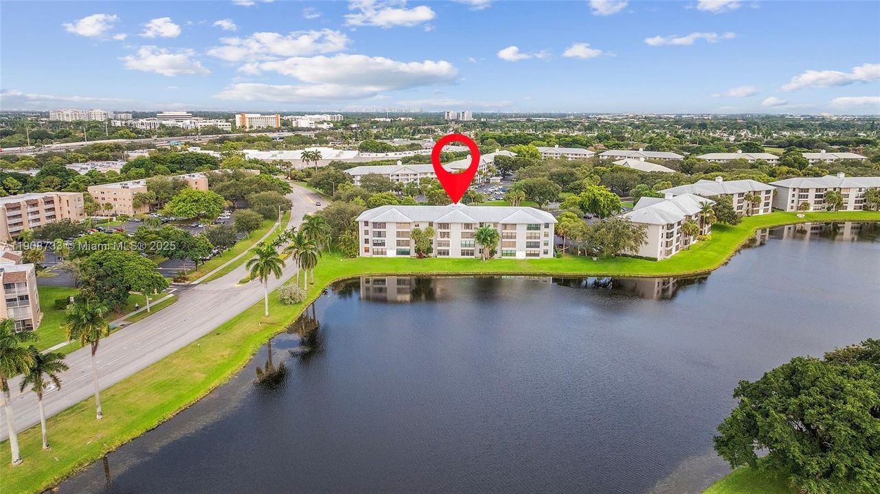 For Sale: $325,000 (2 beds, 2 baths, 1385 Square Feet)