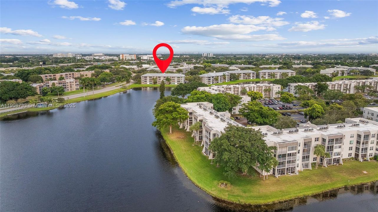 For Sale: $325,000 (2 beds, 2 baths, 1385 Square Feet)