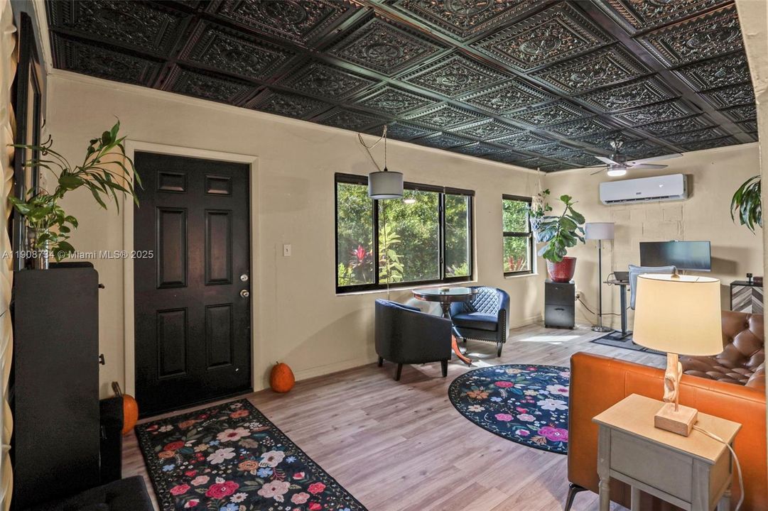 待售: $227,000 (3 贝兹, 1 浴室, 850 平方英尺)