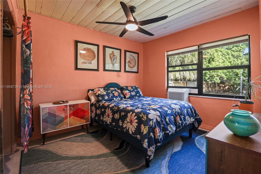 待售: $227,000 (3 贝兹, 1 浴室, 850 平方英尺)