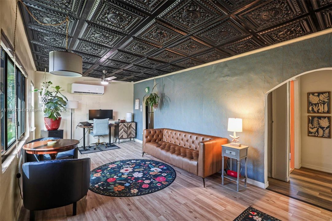 待售: $227,000 (3 贝兹, 1 浴室, 850 平方英尺)