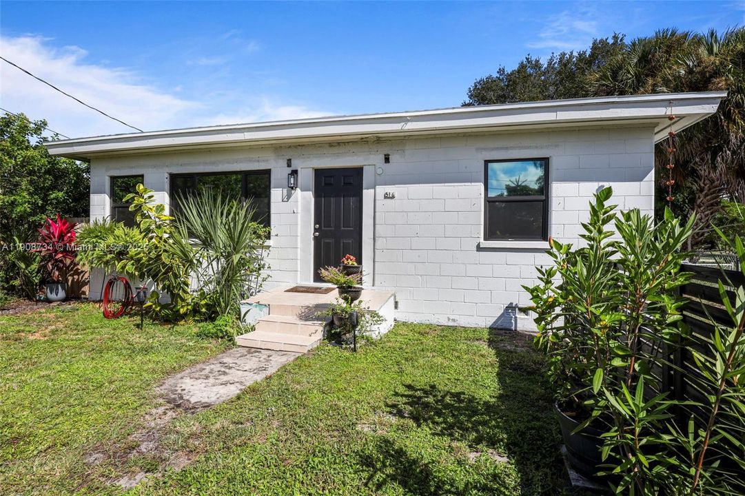 待售: $227,000 (3 贝兹, 1 浴室, 850 平方英尺)