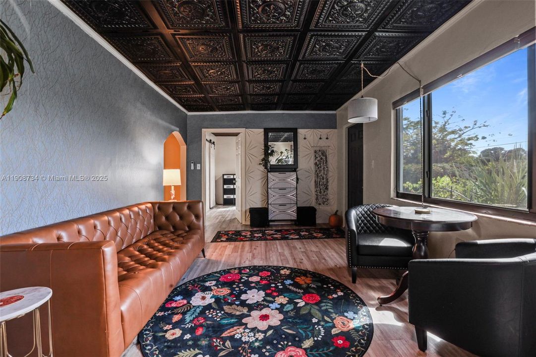 待售: $227,000 (3 贝兹, 1 浴室, 850 平方英尺)