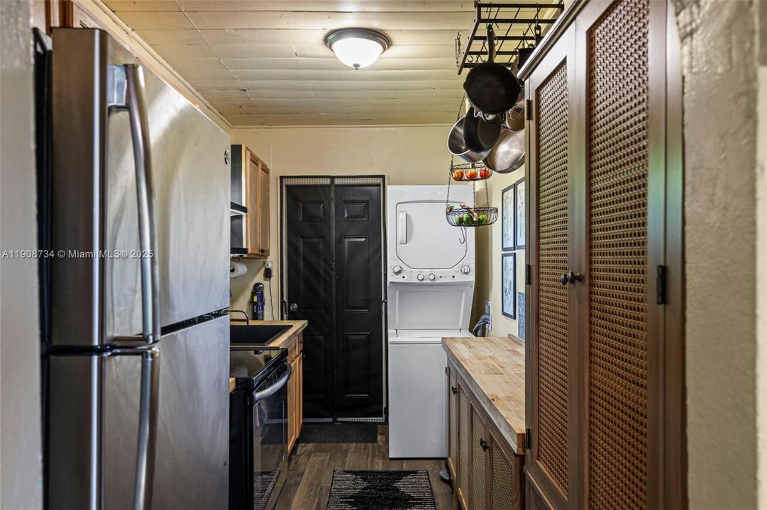 待售: $227,000 (3 贝兹, 1 浴室, 850 平方英尺)