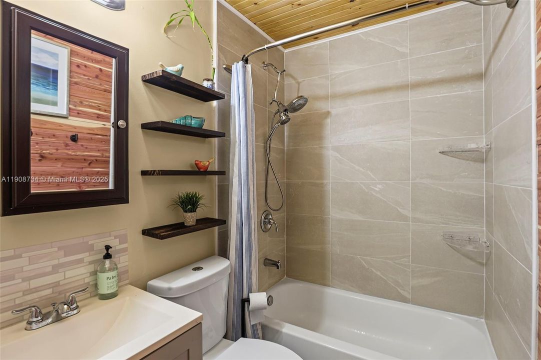 待售: $227,000 (3 贝兹, 1 浴室, 850 平方英尺)