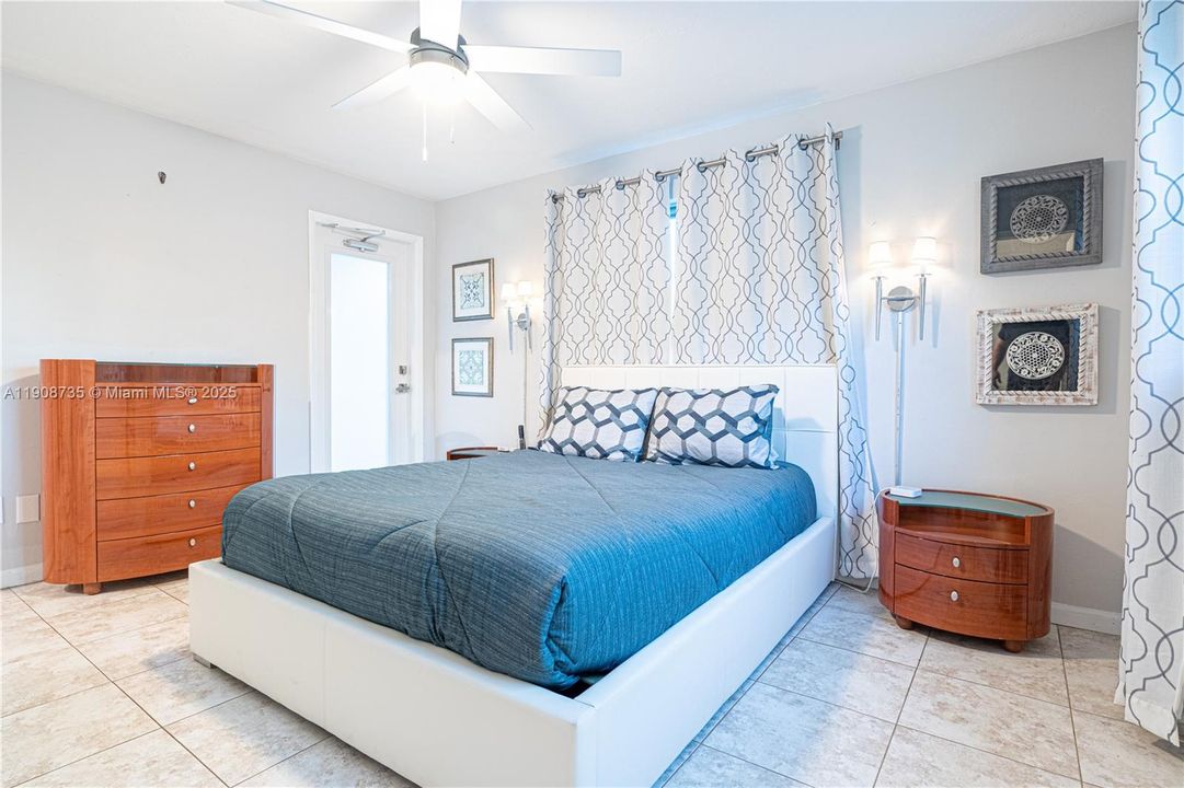 待售: $1,129,000 (0 贝兹, 0 浴室, 2042 平方英尺)