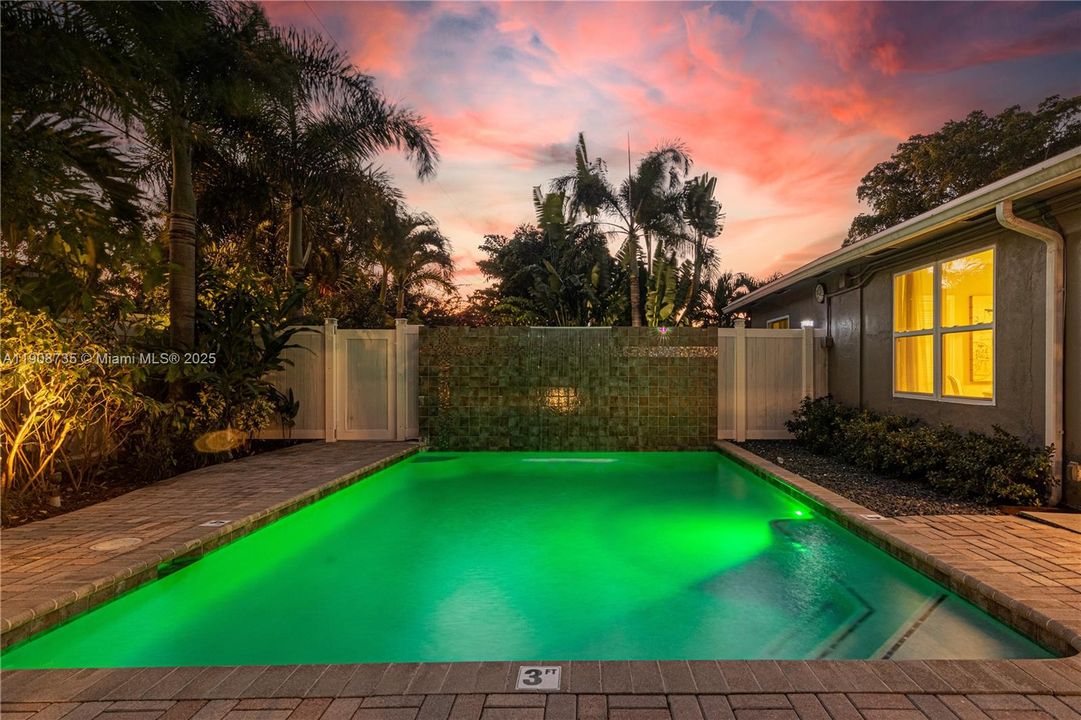 待售: $1,129,000 (0 贝兹, 0 浴室, 2042 平方英尺)