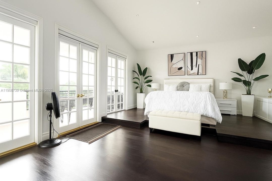 For Sale: $1,200,000 (5 beds, 3 baths, 4042 Square Feet)