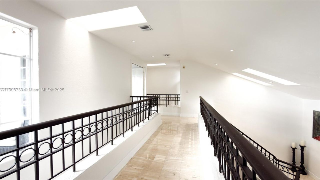 For Sale: $1,200,000 (5 beds, 3 baths, 4042 Square Feet)