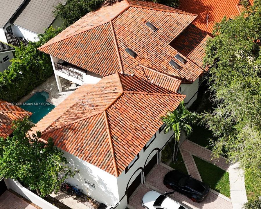 For Sale: $1,200,000 (5 beds, 3 baths, 4042 Square Feet)