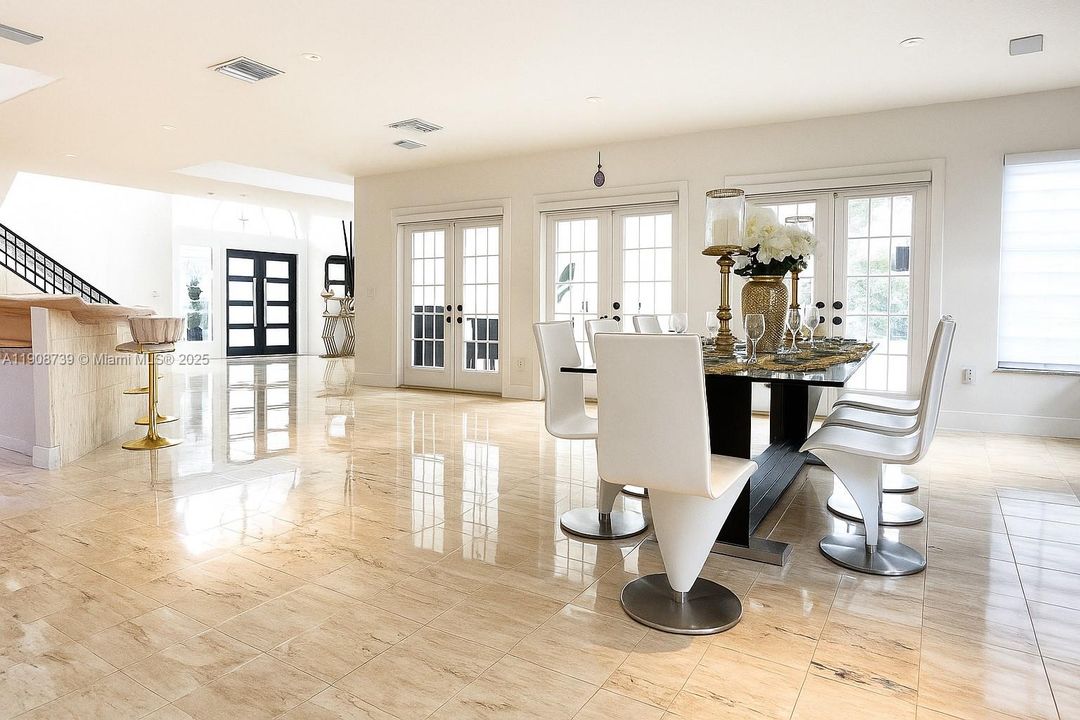 For Sale: $1,200,000 (5 beds, 3 baths, 4042 Square Feet)