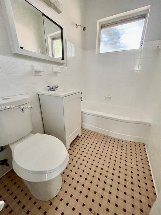 Activo con contrato: $1,495 (1 camas, 1 baños, 702 Pies cuadrados)