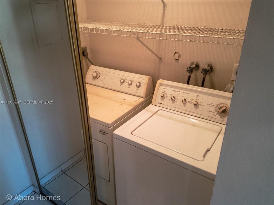 For Rent: $1,825 (2 beds, 1 baths, 1008 Square Feet)
