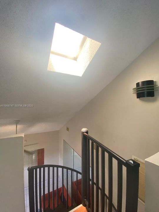 For Rent: $1,825 (2 beds, 1 baths, 1008 Square Feet)