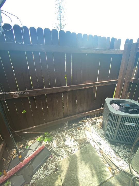 For Rent: $1,825 (2 beds, 1 baths, 1008 Square Feet)