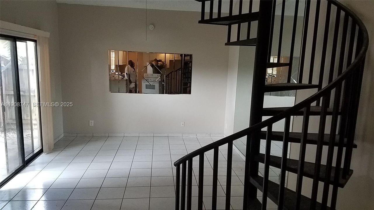 For Rent: $1,825 (2 beds, 1 baths, 1008 Square Feet)