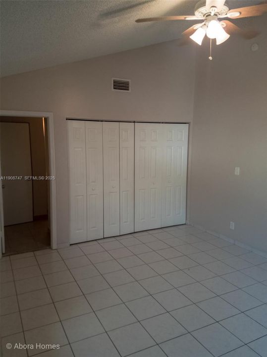 For Rent: $1,825 (2 beds, 1 baths, 1008 Square Feet)