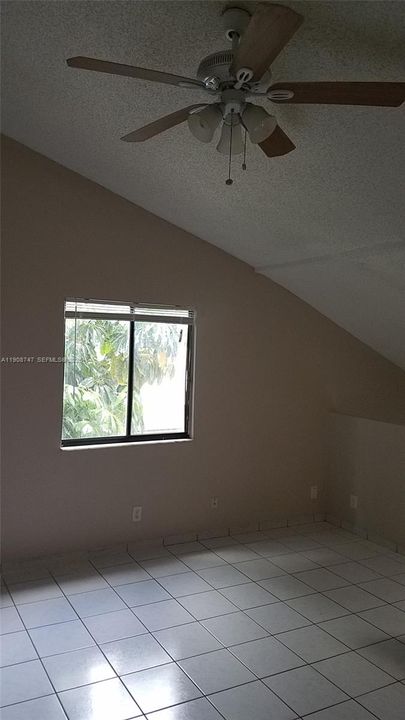 For Rent: $1,825 (2 beds, 1 baths, 1008 Square Feet)