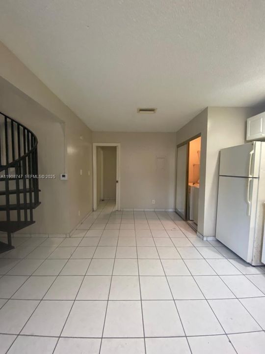 For Rent: $1,825 (2 beds, 1 baths, 1008 Square Feet)