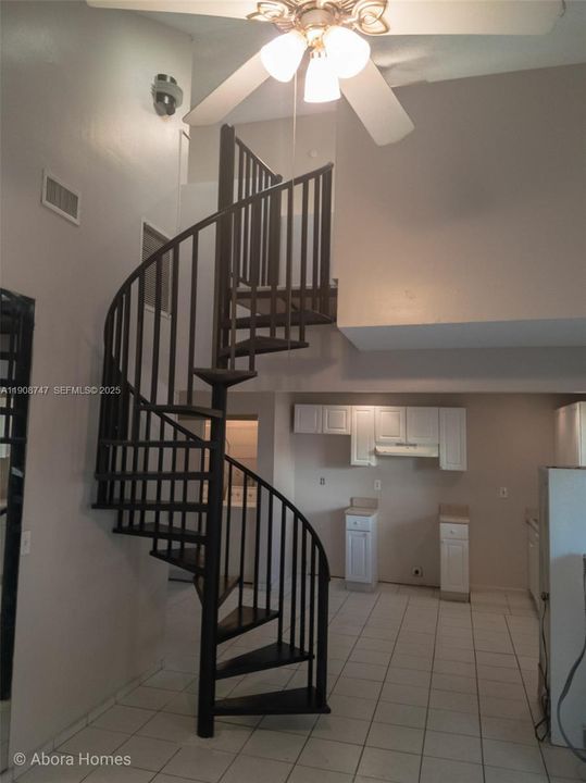 For Rent: $1,825 (2 beds, 1 baths, 1008 Square Feet)