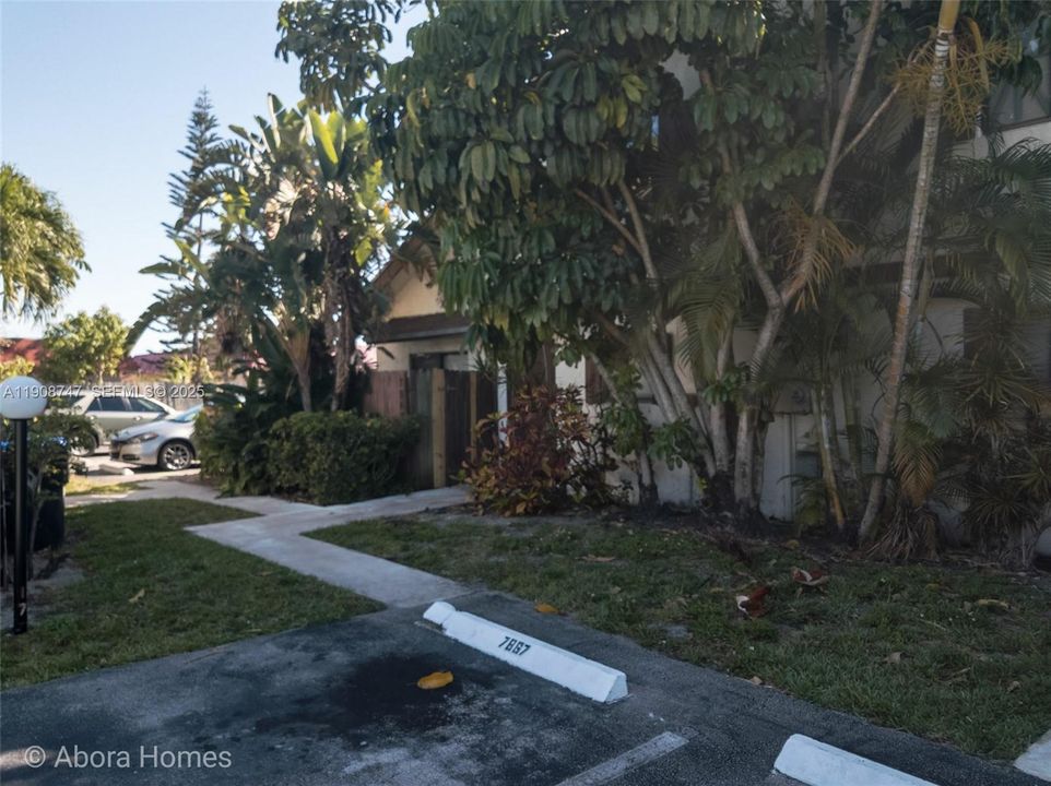 For Rent: $1,825 (2 beds, 1 baths, 1008 Square Feet)