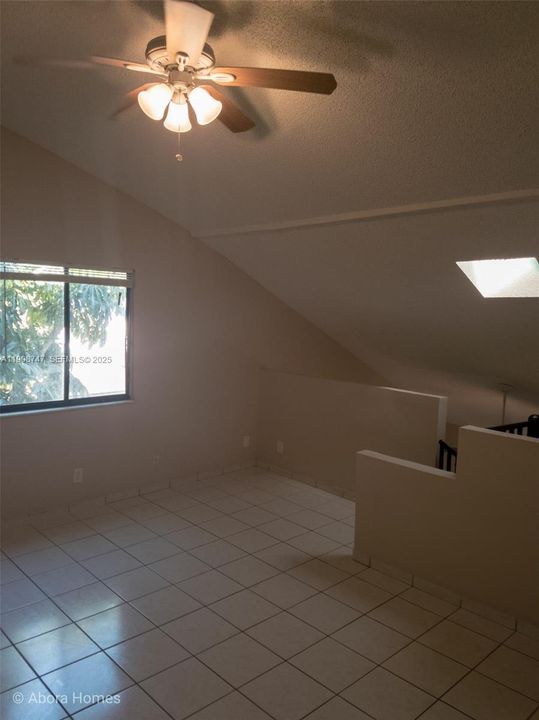 For Rent: $1,825 (2 beds, 1 baths, 1008 Square Feet)