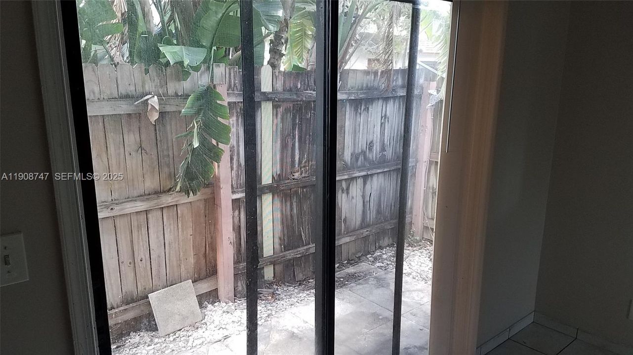 For Rent: $1,825 (2 beds, 1 baths, 1008 Square Feet)