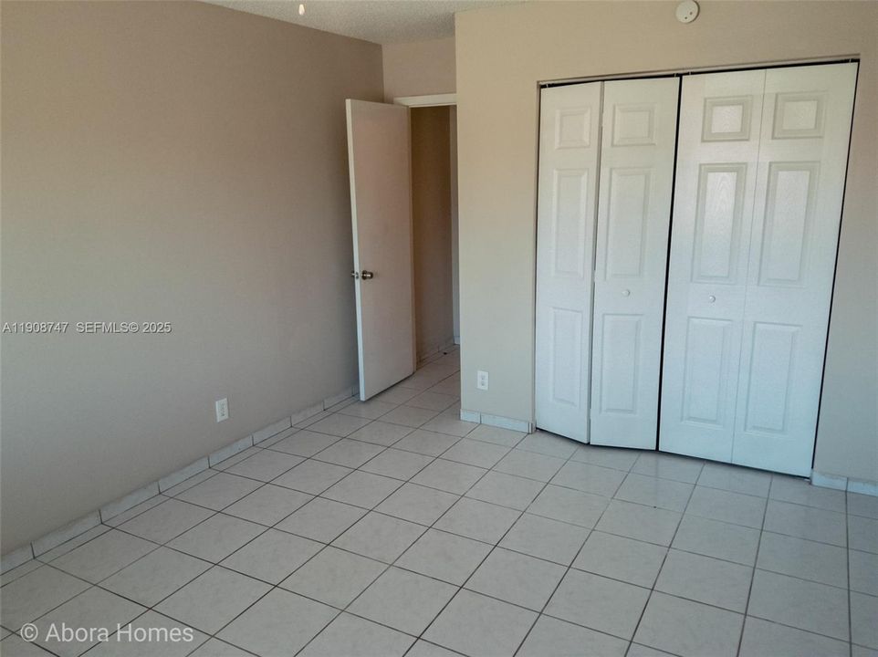 For Rent: $1,825 (2 beds, 1 baths, 1008 Square Feet)