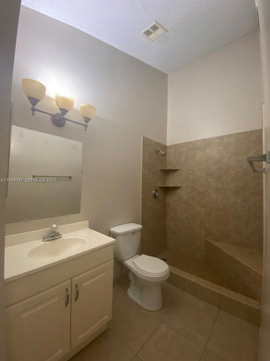 For Rent: $1,825 (2 beds, 1 baths, 1008 Square Feet)