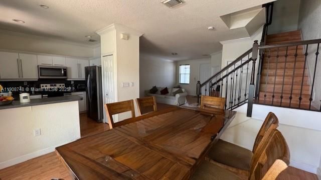 For Sale: $599,000 (3 beds, 2 baths, 1520 Square Feet)