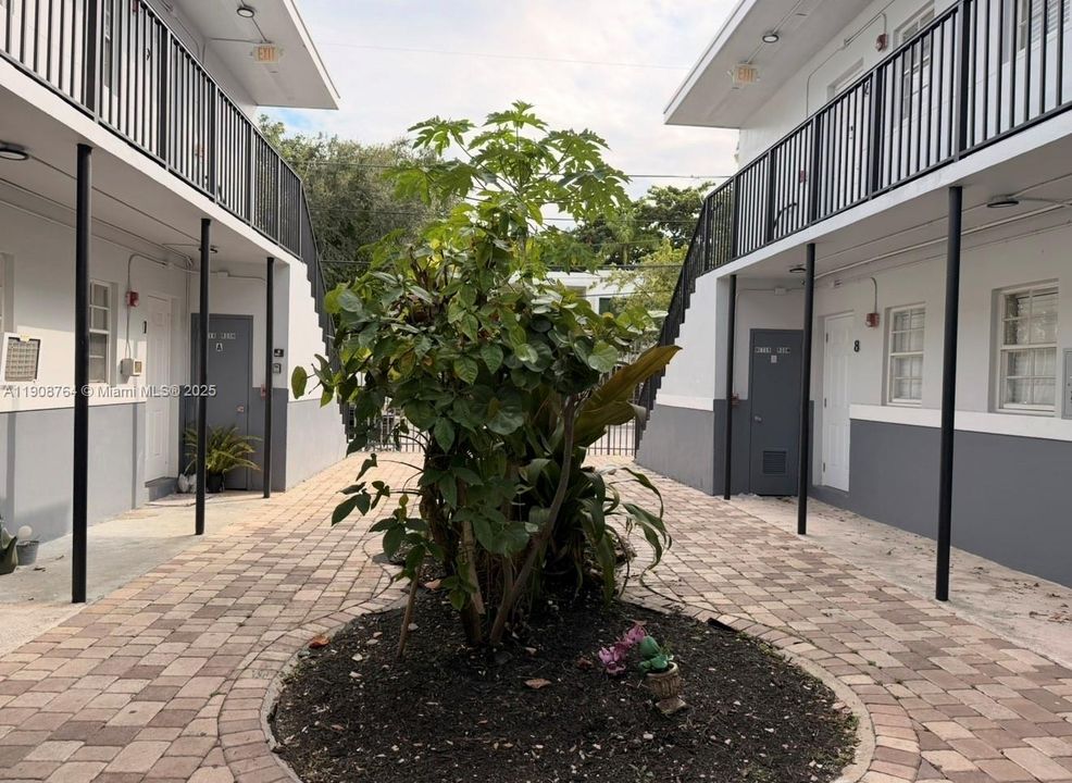 For Rent: $1,550 (1 beds, 1 baths, 479 Square Feet)