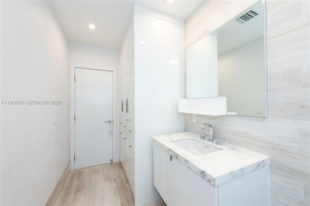 For Rent: $10,800 (3 beds, 2 baths, 2245 Square Feet)