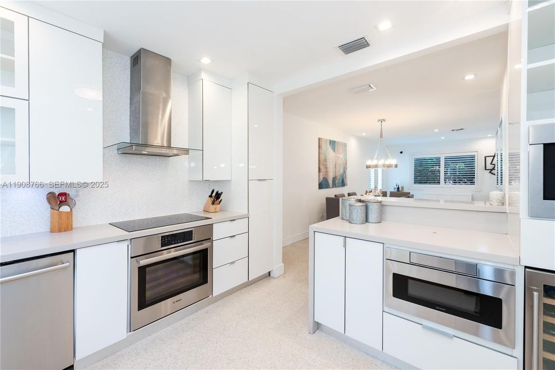 For Rent: $10,800 (3 beds, 2 baths, 2245 Square Feet)